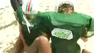 نزول دم من المي