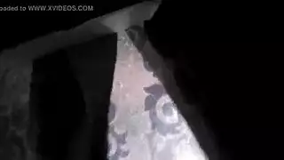 روتين يومي لنجمة إباحية ضئيلة: جوارب وهزة جماع بهزاز