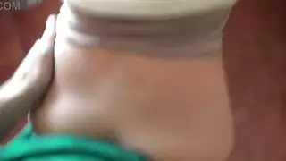 صدمت الخادمة التركية عندما أخرجت قضيبي الكبير في المطبخ