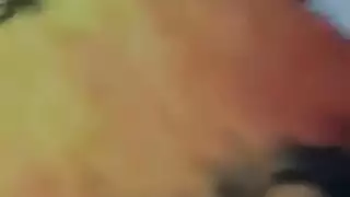 رجل عراقي يهيمن على امرأتين راغبتين في فيلم إباحي ثنائي الاختراق