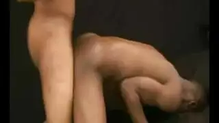 اب وبنته بتبكي وبتصرخ