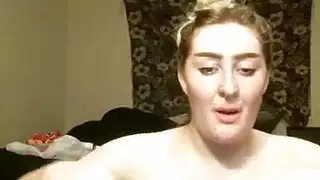 تبادل الجيران الجامح: شقراء كبيرة الصدر في جنس جماعي إباحي