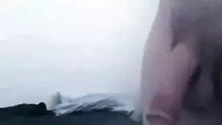 قطيع كلاب متوحش يغتصب الموز في مشهد صريح