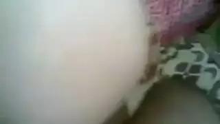 طيز عراقية تُنك من الخلف: تأوهات ساخنة في مشهد إباحي