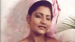 صراخ عروس الآسيوية الهواة